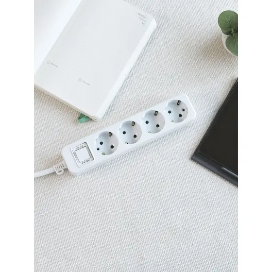 Ổ CẮM 4 LỖ 16A 250V